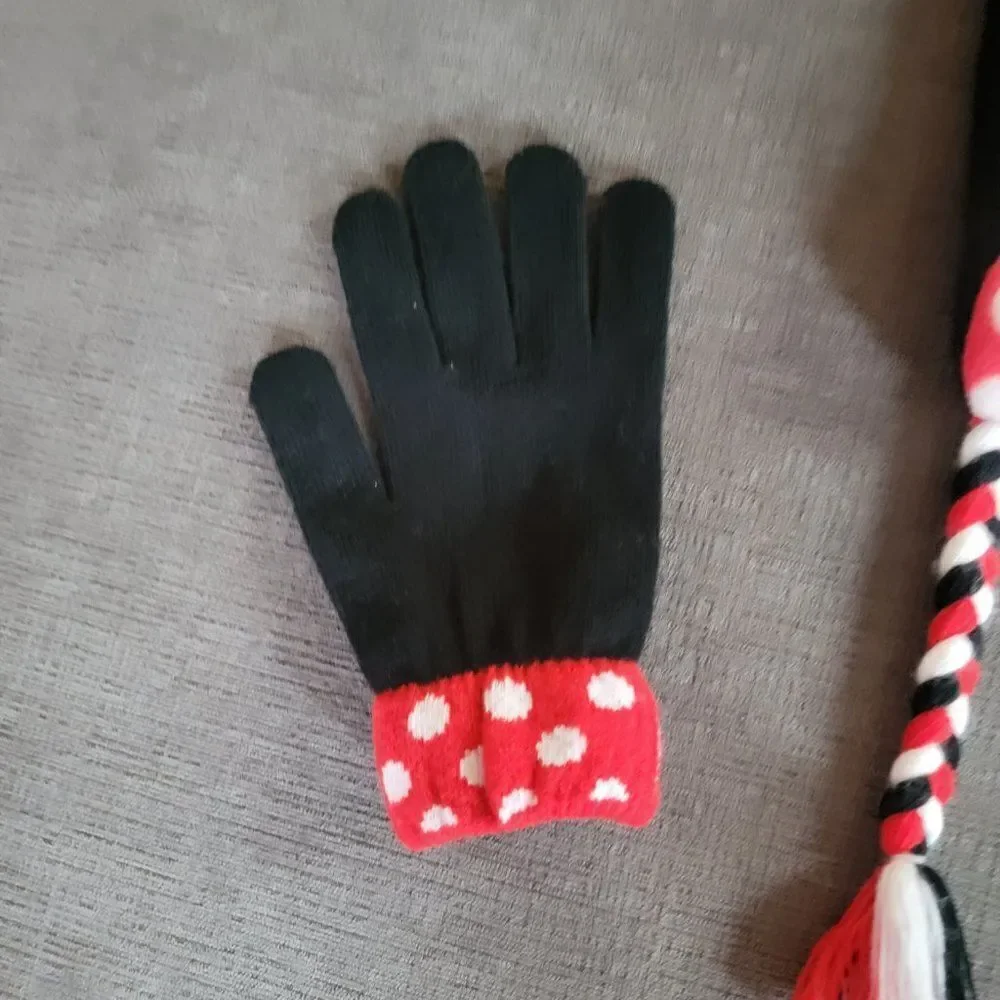 Disney Kid's Girl Red & Black Christmas Cold Weather Minnie Mouse Hat & …